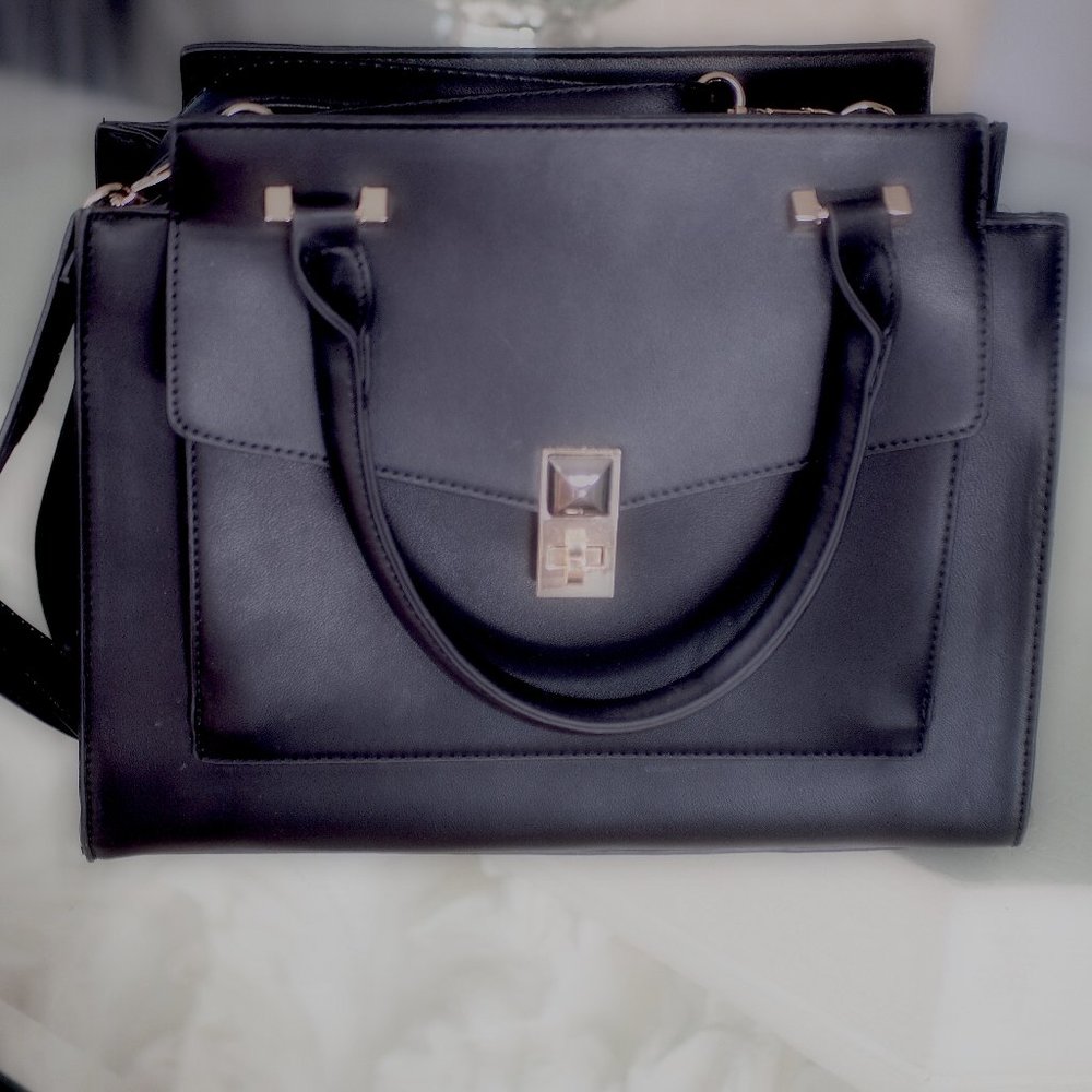 Elegant Black and Gold Handbag w/ Strap